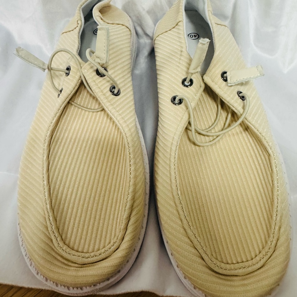 Beige Casual Lace-Up Shoes
